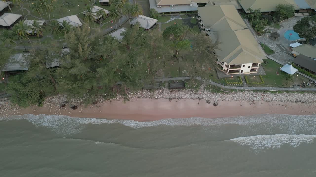 보르네오 의 산투봉 과 사라와크 문화 마을 의 저녁 에 에어뷰