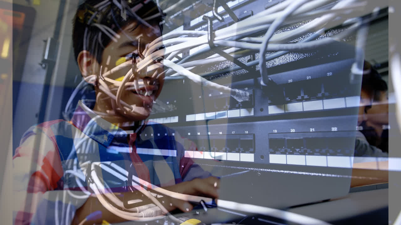 animación del servidor de computadora sobre los estudiantes que usan computadoras