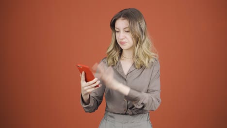 the young woman who can't use the app on the phone.