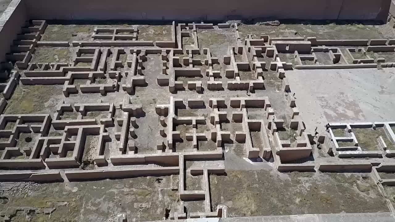 imágenes aéreas de la mezquita malwiya en samarra, irak.