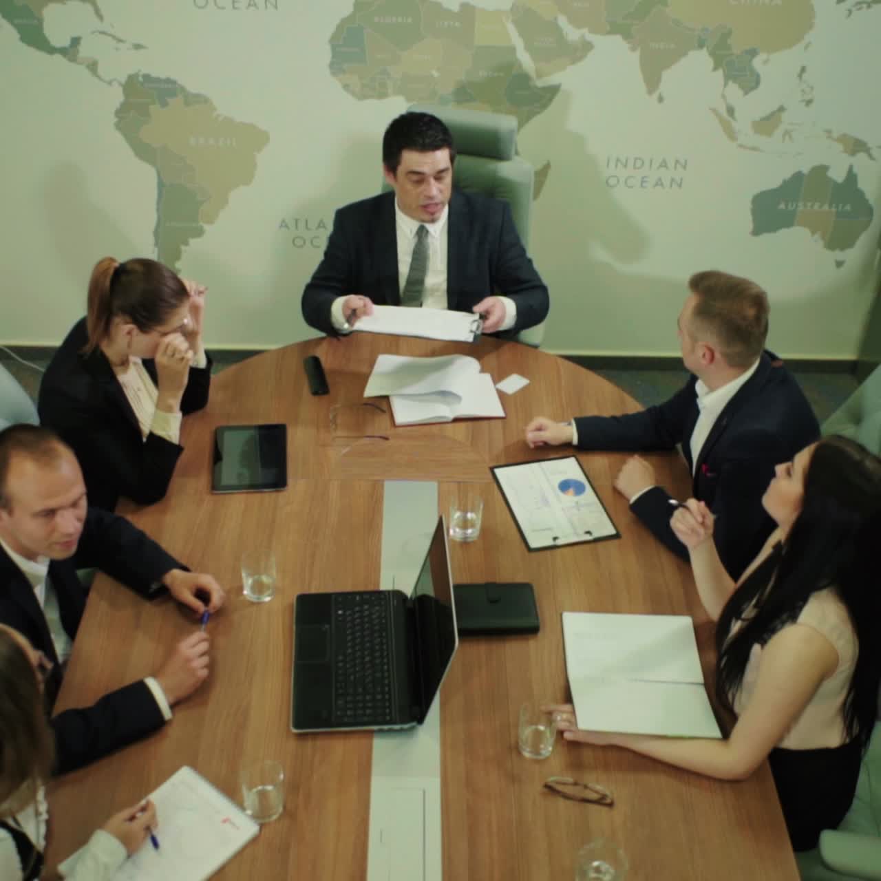 trabajadores de oficina en formación empresarial