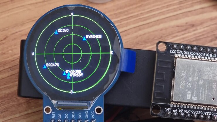 Airplane travel flight path tracker gadget with circular radar screen homemade circuit project