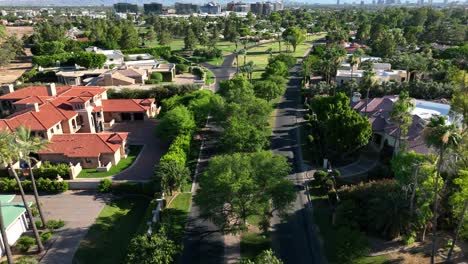 Mansions-in-country-club-neighborhood-near-Phoenix