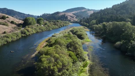 Russian-River,-dunkin-males,-bodega-Bay