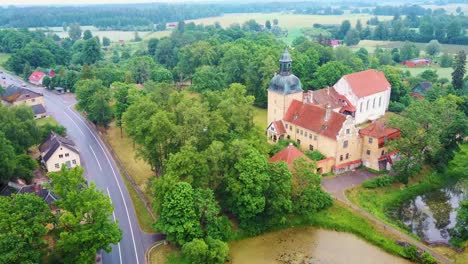 Lielstraupe-Medieval-Castle-in-the-Village-of-Straupe-in-Vidzeme,-in-Northern-Latvia