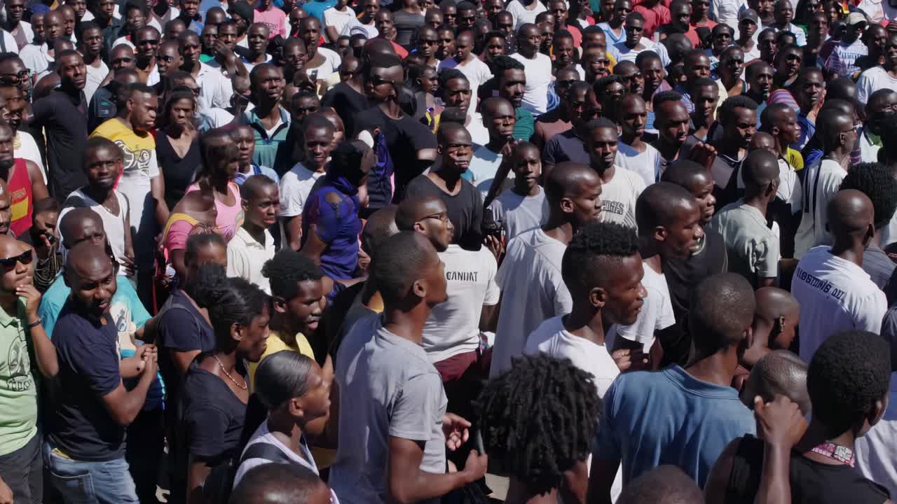 gran reunión de personas