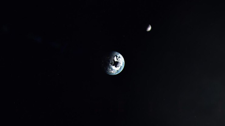 Timelapse of the Moon Slowly Drifting Away From Planet Earth Over Millions of Years