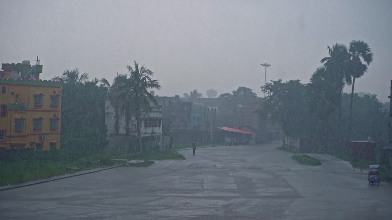 비가 오는 계절 에, 동부 인도 는 비가 오는 계절 에 많은 비 가 내린다