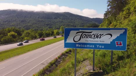 tennessee welcome sign at the kentucky and tennessee border on i75