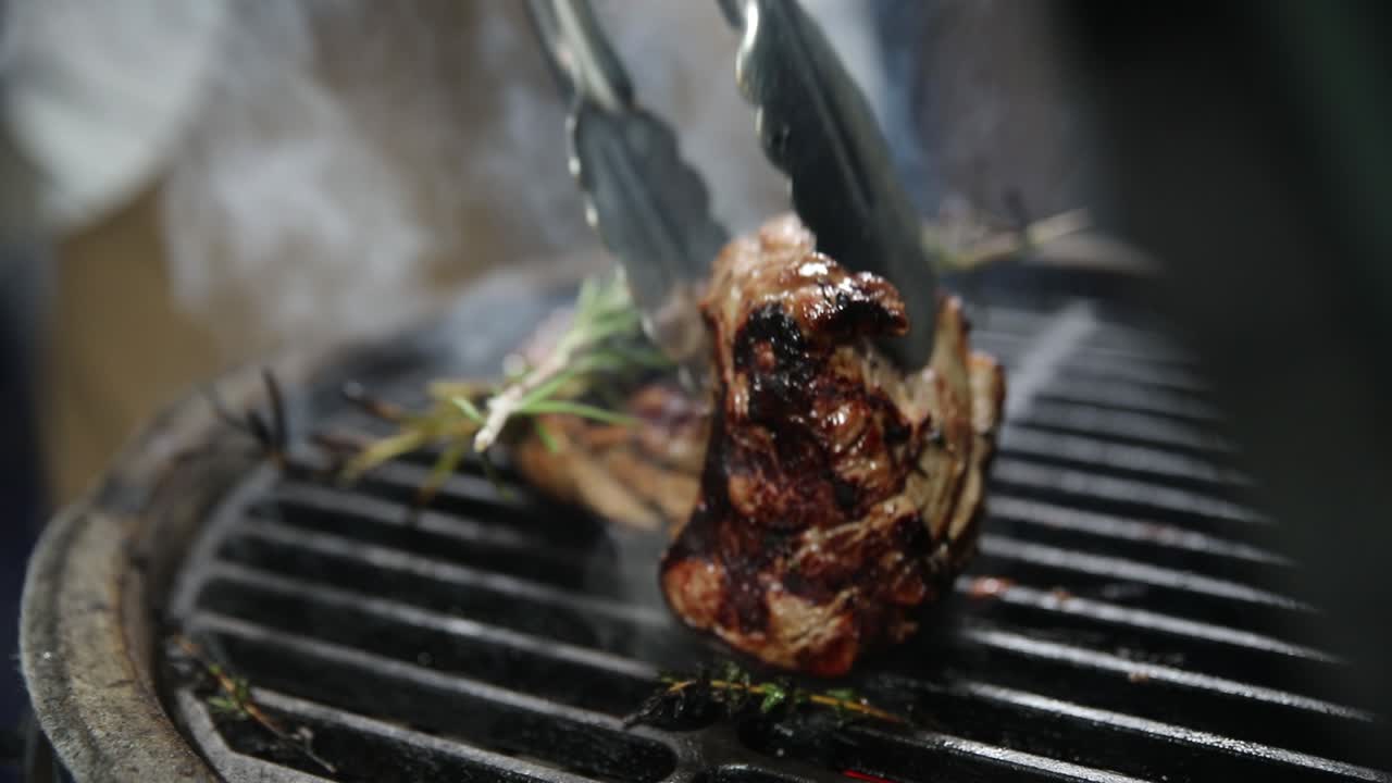 bistec a la parrilla con romero