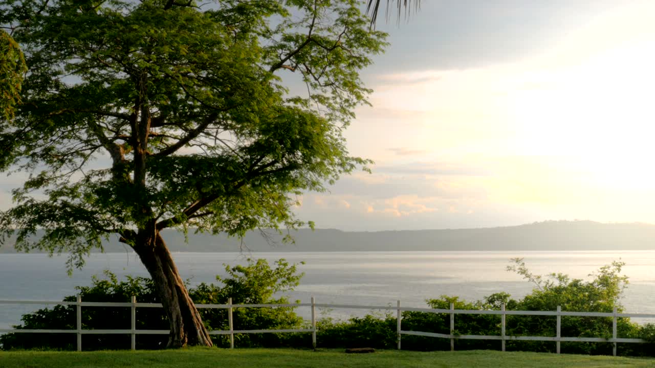 바다를 볼 수 있는 부동산의 을 설정합니다.