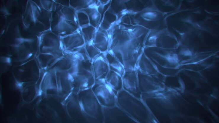 Sfondo acquatico scuro e blu con effetto caustico.