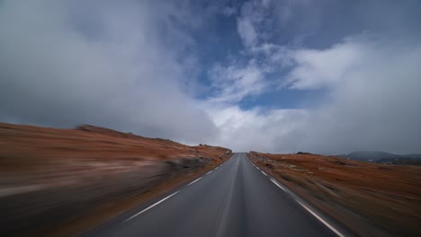 conducir por la carretera aurlandsfjellet en noruega-5