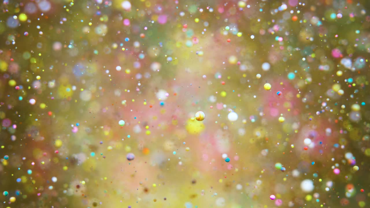 느린 움직임 밝은 색상 거품 오일 아름다운 페인트 우주 색상 움직이는 다채로운 클로즈업 아크릴 페인트 환상적인 표면 추상적인 다채로운 페인트 변형 구조 다채로운 거품