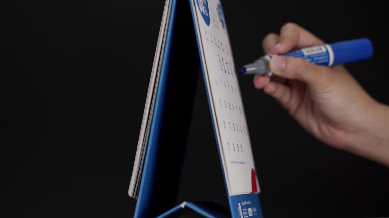 fija la fecha en el calendario.