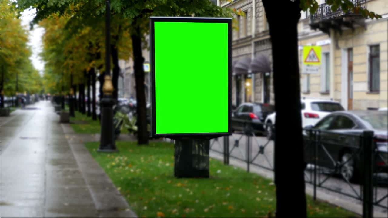 pantalla verde de cartel en una calle de la ciudad