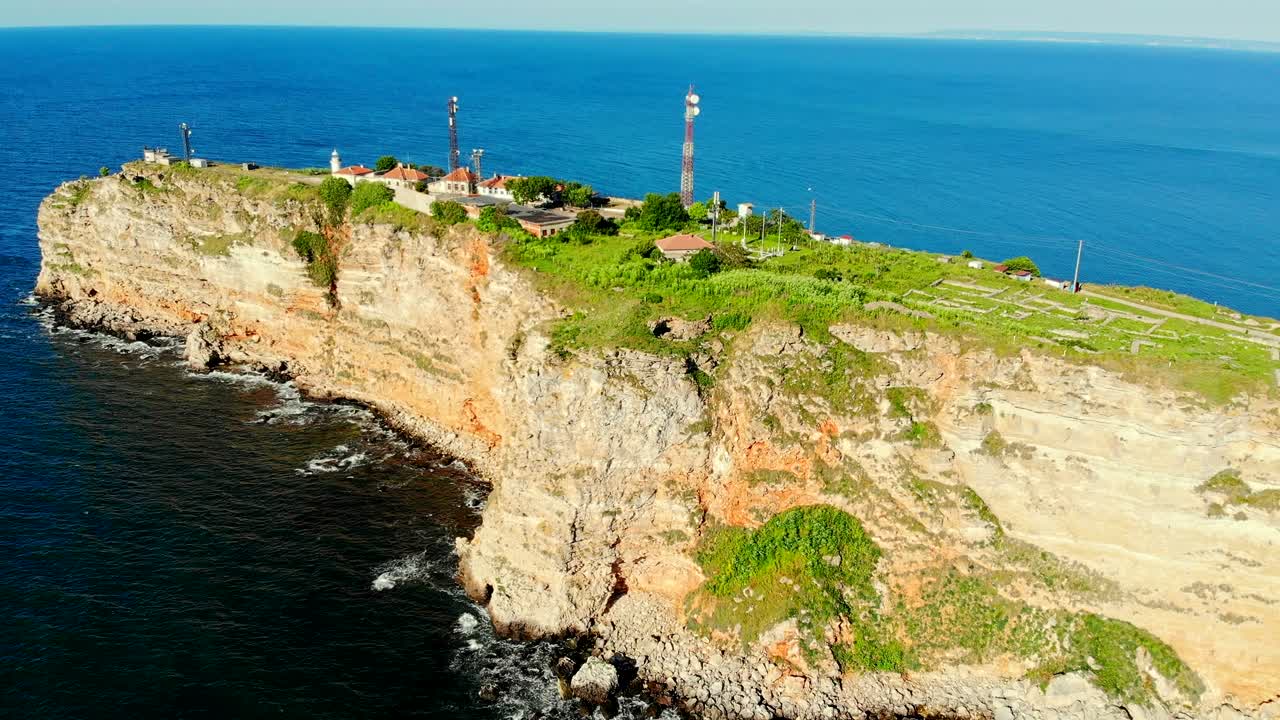 vista aérea de la monumental ciudad histórica de kaliakra, patrimonio mundial de la unesco.
