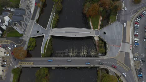 Lachswehrbrücke-Und-Lachswehr-Fußgänger--Und-Fahrradbrücke