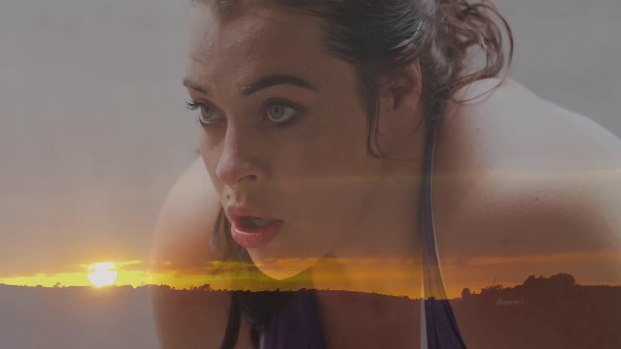 animación de la puesta de sol sobre tamaño grande mujer caucásica haciendo ejercicio en la ciudad