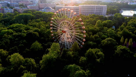 Aerial-view-of-ferris-wheel