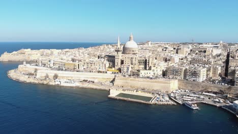 Panorama-Panorámico-De-Drones-De-La-Ciudad-De-La-Valeta,-Capital-De-Malta.