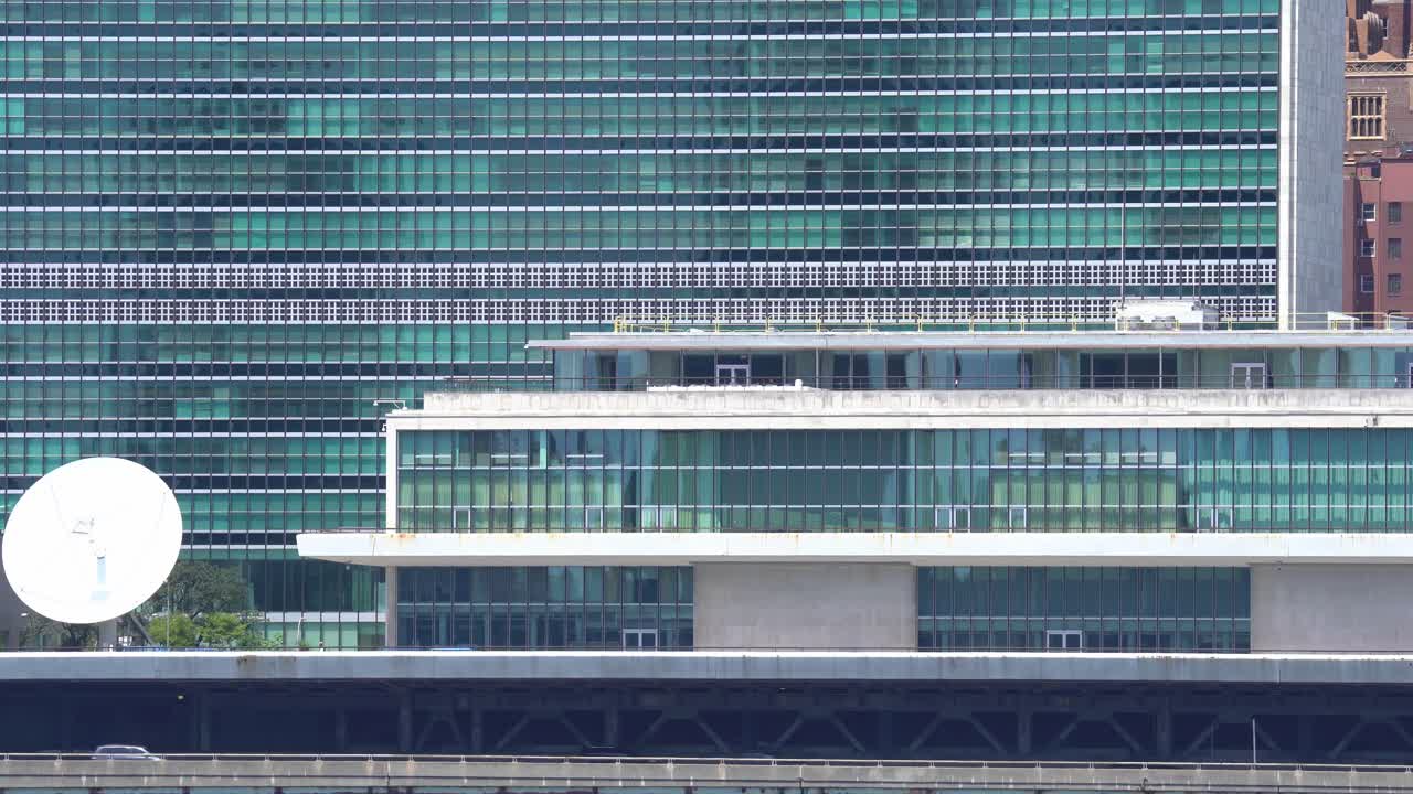 롱 아일랜드 시티에서 맨해튼 스카이라인의 전망