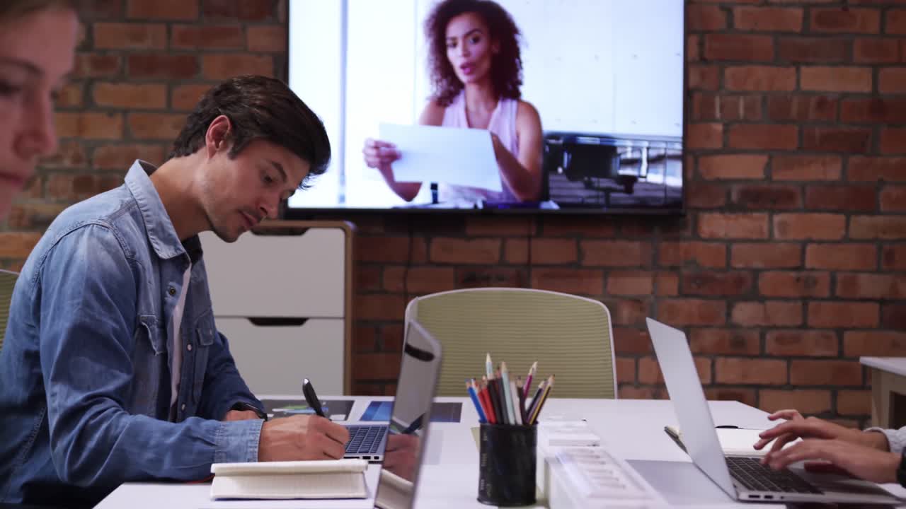 gente de negocios trabajando juntos