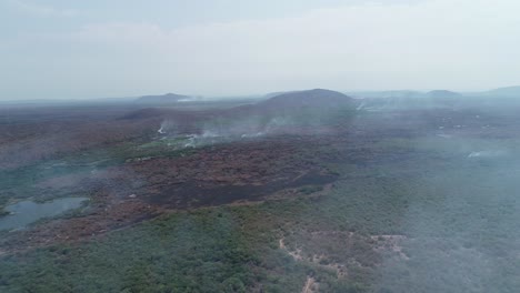 Pantanal-Quema-Humo-De-Incendios-Forestales-Sobre-Bosque-Quemado