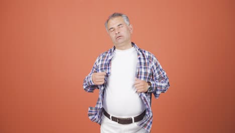 la alta temperatura del aire está asfixiando al hombre.