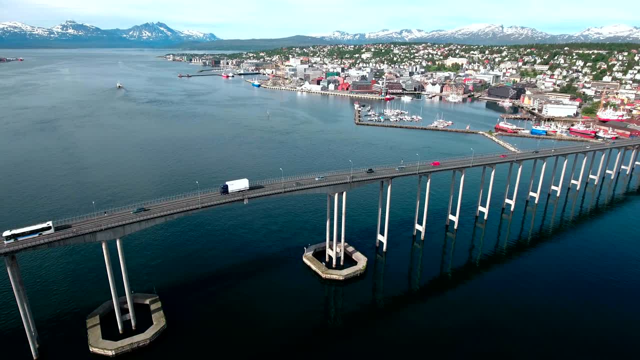 노르웨이 트롬소 시의 다리 항공 영상
