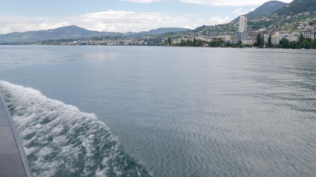 Viaggio in barca a vela a Montreux, Svizzera, Europa.