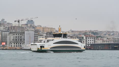 ferry in istanbul bosphorus