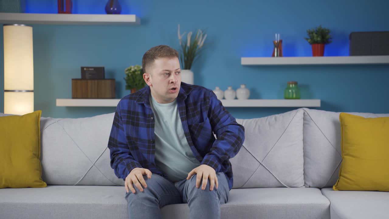 Uomo con paura e stress