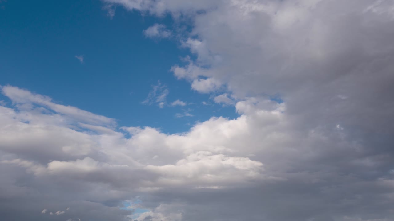 tiempo lapso hermoso cielo azul con nubes de lluvia fondo 4k