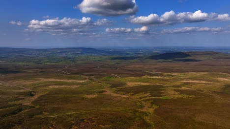 geoparque de los lagos de cuilcagh, condado de fermanagh, irlanda del norte, junio de 2023