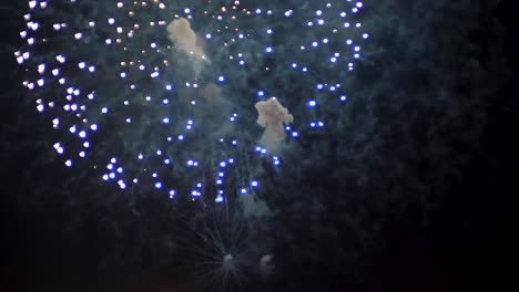 Fuegos-Artificiales-Del-Cuatro-De-Julio-En-El-Día-De-La-Independencia-1-De-7