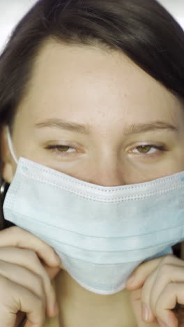 woman wearing a face mask