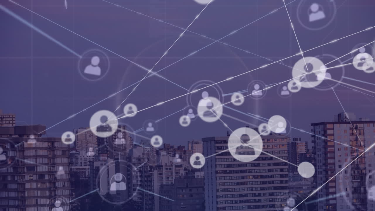 animación de iconos conectados y globo sobre el paisaje urbano moderno contra el cielo