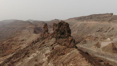 Strand-Von-Medio-Almud:-Luftaufnahme-Mit-Verkleinerung-Der-Felsformation-Namens-El-Camello-Am-Strand-Von-Medio-Almud-Auf-Der-Insel-Gran-Canaria