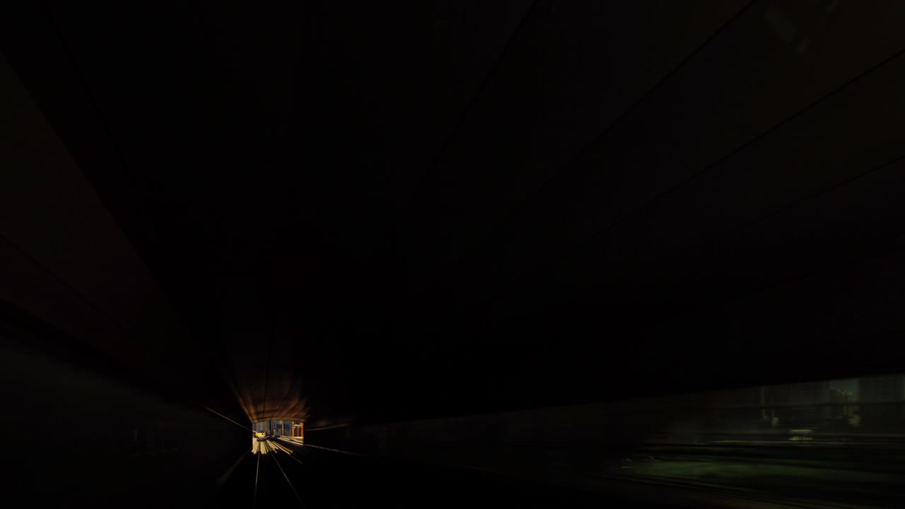 día de verano viaje en metro por la ciudad de dubái 4k time lapse emiratos árabes unidos