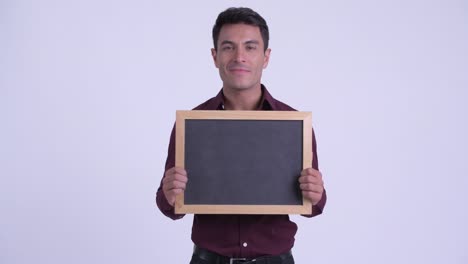 joven y guapo empresario hispano