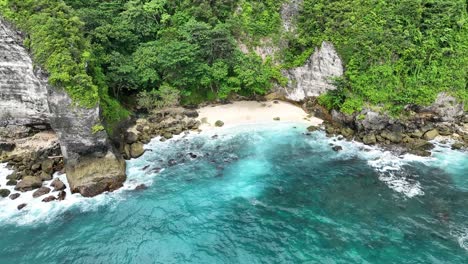 Playa-Escondida-De-Arena-Blanca-Y-Agua-Turquesa