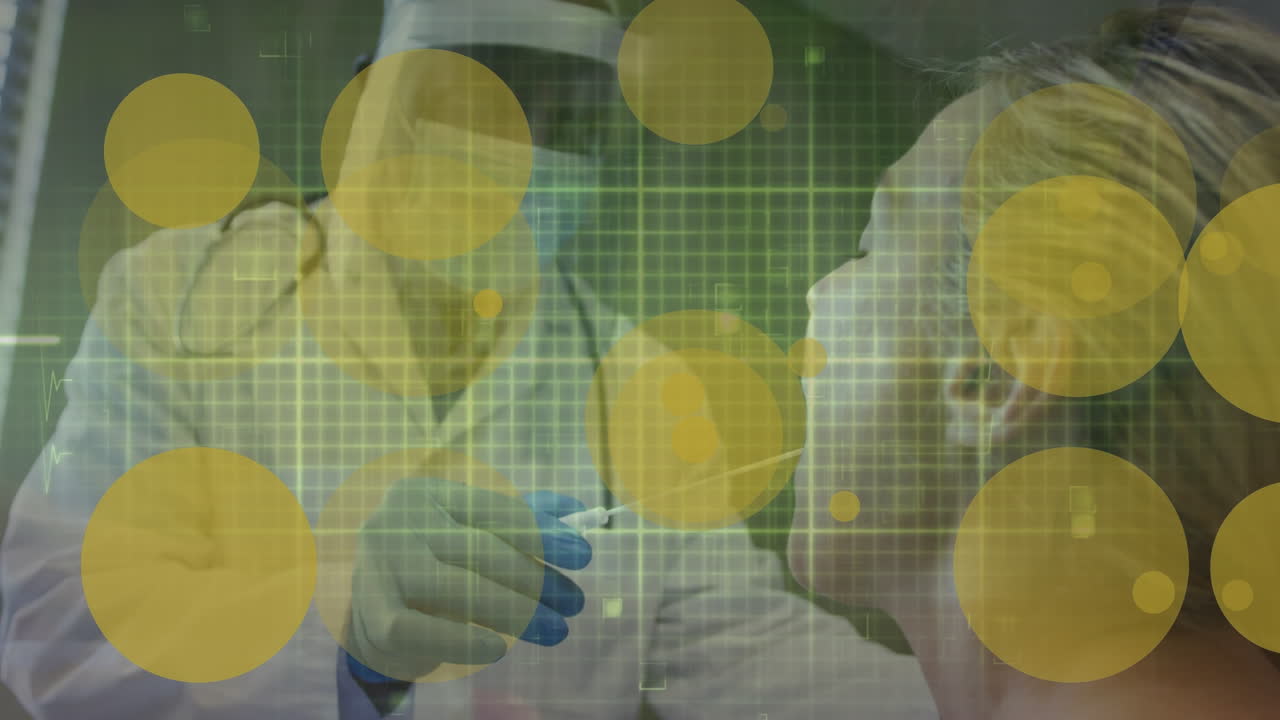 노란 반점과 심박수 모니터와 아프리카계 미국인 남성 의사가 코로나19 검사를 수행하고 있습니다.