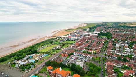 Imágenes-Aéreas-De-Drones-De-La-Ciudad-Costera-De-Skegness,-En-La-Costa-De-Lincolnshire