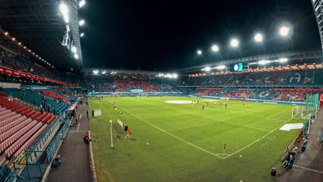 Lapso-De-Tiempo-De-Todo-El-Partido-De-Fútbol,-Fanáticos,-Bengalas-De-Humo,-4k