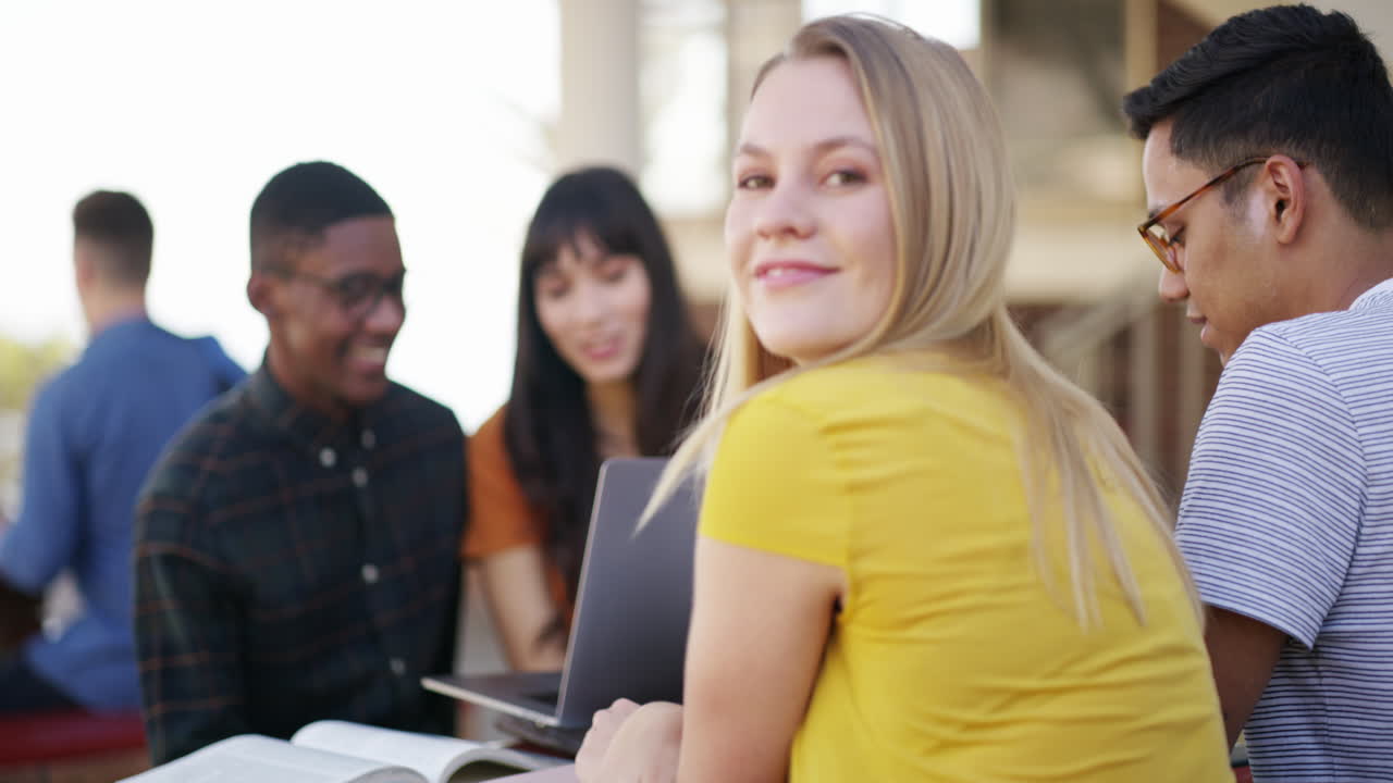 estoy feliz con mi grupo de estudio.