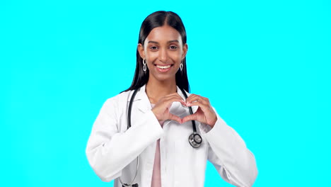 Heart-gesture,-happy-woman-and-medical-doctor