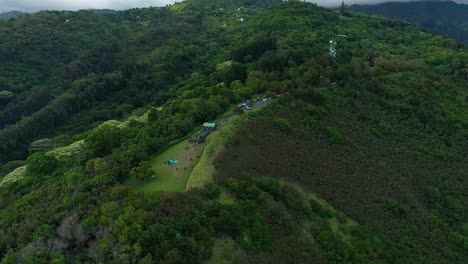 Aerial-view-of-Tantalus-lookout-on-the-island-of-Oahu,-Hawaii