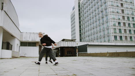 Gente-Haciendo-Parkour