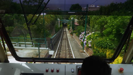 Funicular-train-on-Capri-Island,-Italy